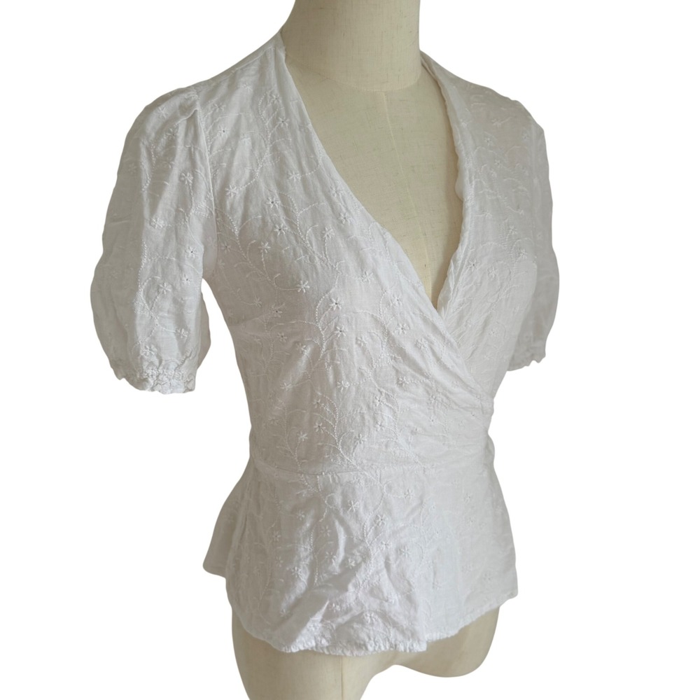Old‎ Navy XS Wrap Blouse White Eyelet Embroidered Puff Sleeve Cottage Coquette - Picture 4 of 7